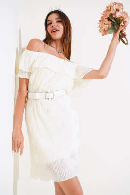 Kayık Yaka Piliseli Elbise Krem - TOP SHOW