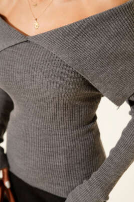 Kayık Yaka Triko Kazak Füme - Yılın Fırsatı