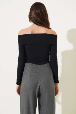 Kayık Yaka Yırtmaçlı Bluz Siyah - Yılın Fırsatı