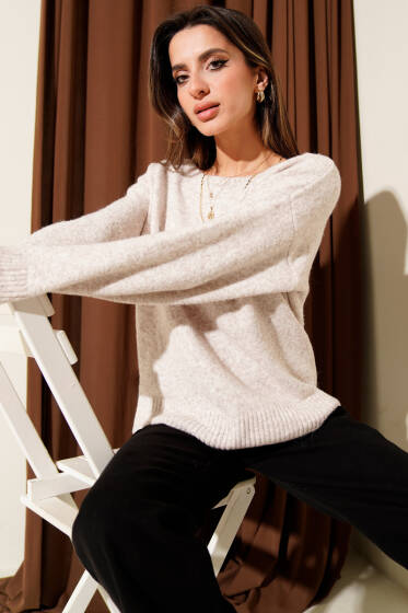 Kayık Yaka Yumoş Triko Kazak Bej - Kadın Giyim Modelleri