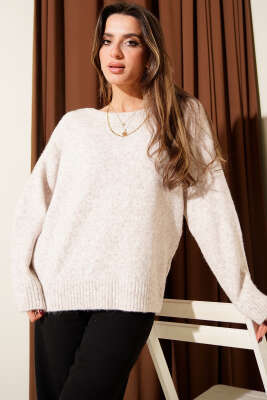 Kayık Yaka Yumoş Triko Kazak Bej - Kadın Giyim Modelleri