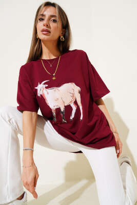 Keçi Baskılı T-shirt Bordo - Kadın Giyim Modelleri