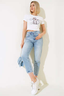 Kedi Baskılı Crop Ekru - Kadın Giyim Modelleri