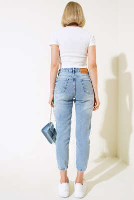 Kedi Baskılı Crop Ekru - Kadın Giyim Modelleri