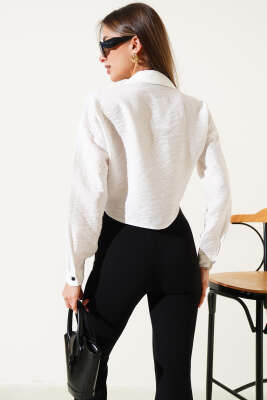 Kedi Nakışlı Bağlamalı Crop Gömlek Ekru - Kadın Giyim Modelleri