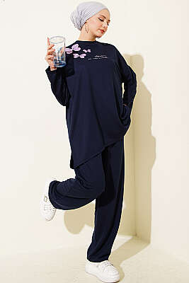 Kelebek İşlemeli İkili Takım Lacivert 