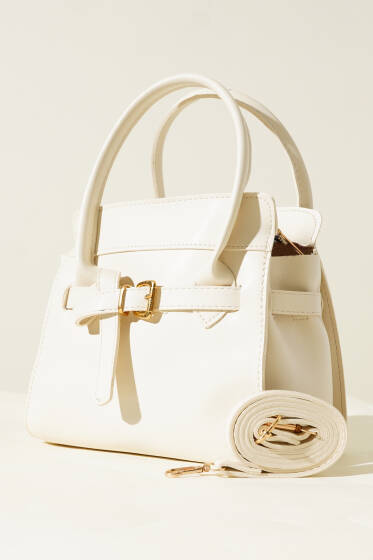 Kemer Detaylı Kare Çanta Krem - Kol Çantası