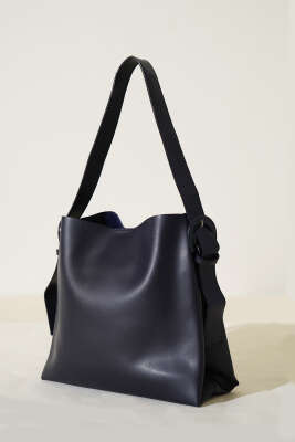 Kemer Tokalı Kol Çanta Lacivert 