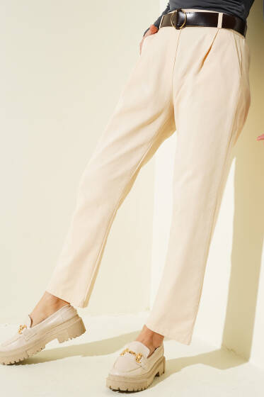 Kemerli Dar Paça Gabardin Pantolon Kum Bej - Pantolon