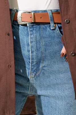 Kemerli Mom Jeans Pantolon Açık Mavi - Pantolon