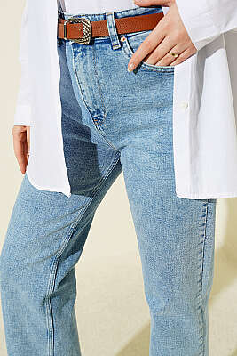 Kemerli Mom Jeans Pantolon Kar Açık - Pantolon