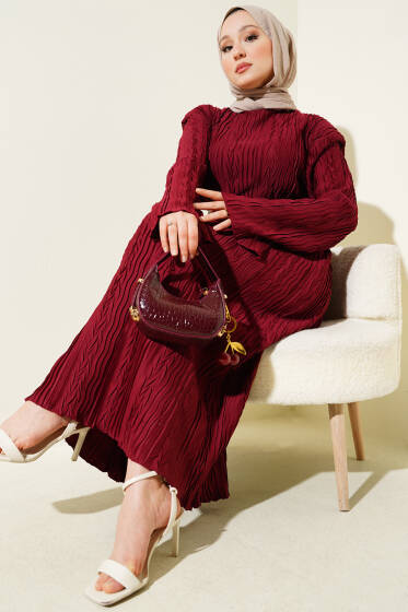 Kemerli Omuz Vatkalı Kırışık Elbise Bordo - Elbise