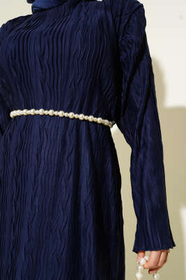 Kemerli Omuz Vatkalı Kırışık Elbise Lacivert - Tesettür Elbise