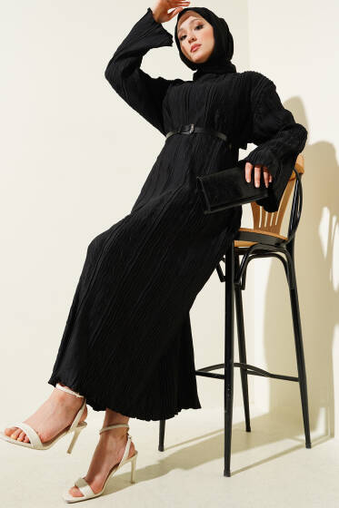 Kemerli Omuz Vatkalı Kırışık Elbise Siyah - Elbise