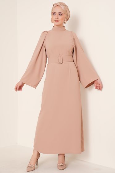 Kemerli Pensli Bej Elbise - Tesettür Elbise