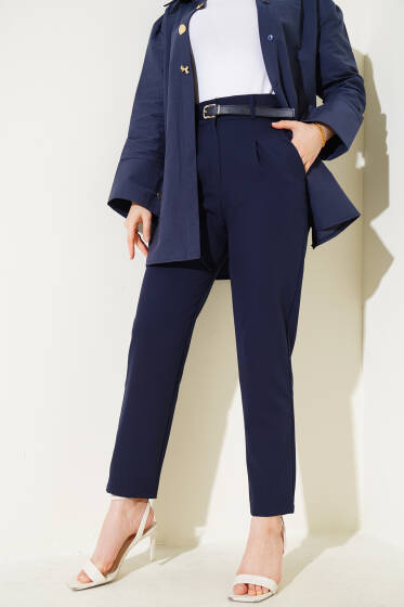 Kemerli Pileli Dar Paça Pantolon Lacivert - Pantolon