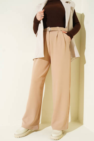 Kemerli Pileli Geniş Paça Pantolon Bej - Pantolon