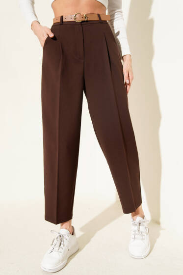 Kemerli Pileli Havuç Pantolon Kahve - Kadın Giyim Modelleri