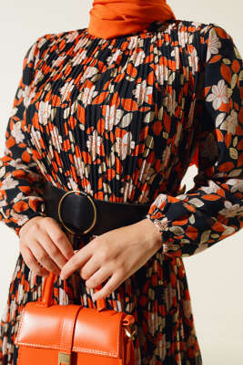 Kemerli Piliseli Şifon Elbise Oranj - Tesettür Elbise