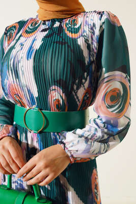 Kemerli Piliseli Şifon Elbise Orman Yeşili - Tesettür Elbise