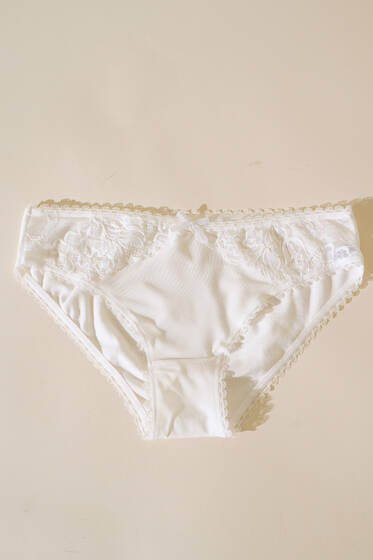 Kenarları Güpür Süslemeli Bayan Külot Ekru - İç Giyim