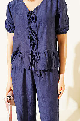 Kendinden Desen Bağcıklı Bluzlu Takım Lacivert - Kadın Giyim Modelleri