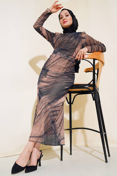 Kendinden Desenli Tül Elbise Kahve - Tesettür Elbise