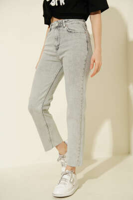 Kesik Boru Paça Düğmeli Kot Pantolon Kar Açık - HEPYEK