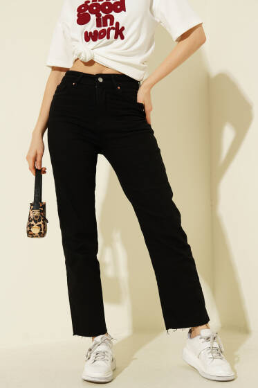 Kesik Dar Paça Düğmeli Kot Pantolon Siyah - Kadın Giyim Modelleri