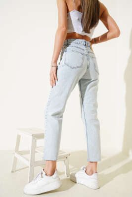 Kesik Dar Paça Mom Jeans Pantolon Buz Mavisi - Kadın Giyim Modelleri