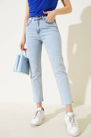 Kesik Dar Paça Taşlı Kot Pantolon Açık Kar - Kadın Giyim Modelleri