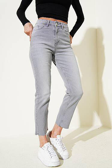 Kesik Paça Kot Pantolon Gri - Kadın Giyim Modelleri