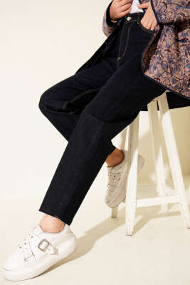 Kesik Paça Mom Jean Pantolon Lacivert - Pantolon