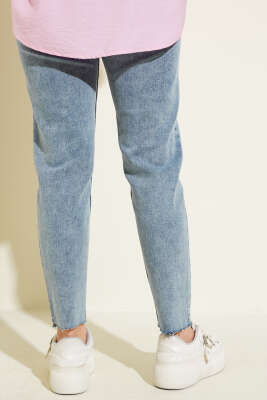Kesik Paça Yıpratmalı Mom Jeans Pantolon Kar Yıkama - 300-500 TL Ürünler