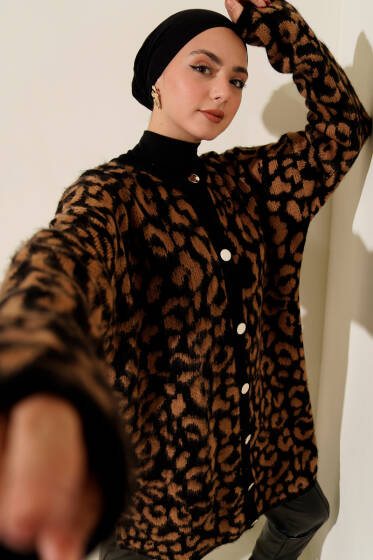 Leopar Desenli Şardonlu Triko Hırka Vizon - Hırka