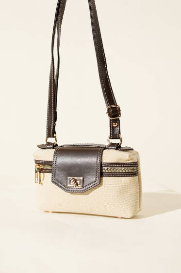 Kilit Detaylı Fermuarlı Kanvas Çanta Acı Kahve - Kol Çantası