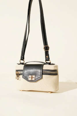 Kilit Detaylı Fermuarlı Kanvas Çanta Siyah 