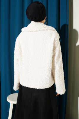 Kilit Detaylı Kısa Kuzu Ceket Ekru - Ceket