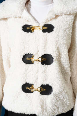 Kilit Detaylı Kısa Kuzu Ceket Ekru - Ceket