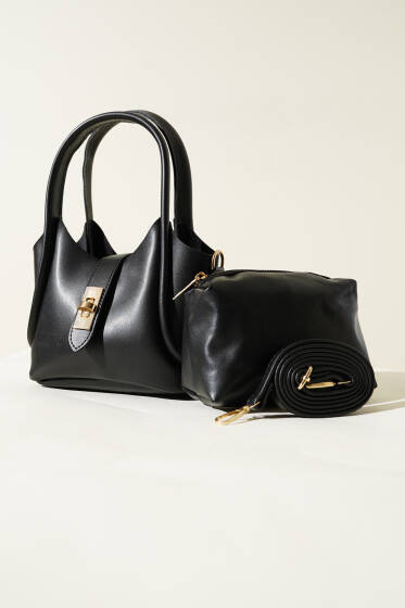 Kilit Kapamalı Çanta Siyah - Kol Çantası