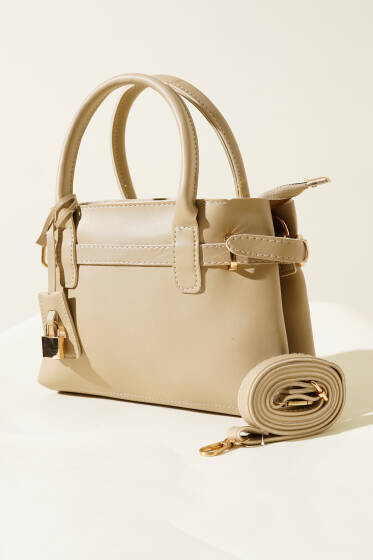 Kilit Süslemeli Çanta Bej - Kol Çantası