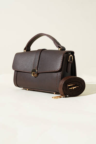 Kilitli Dikdörtgen El Çantası Kahve - Kol Çantası