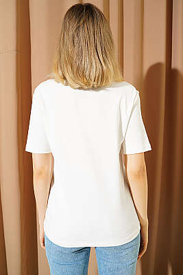 Kiraz Baskılı Mini Taşlı T-shirt Ekru - Kadın Giyim Modelleri