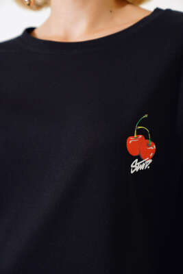 Kiraz Baskılı T-shirt Siyah - Kadın Giyim Modelleri