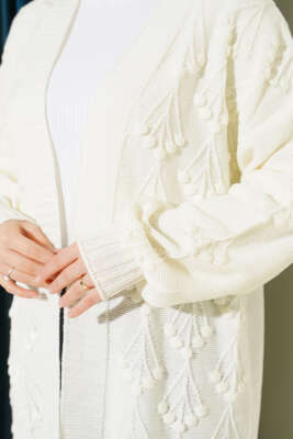 Kiraz Kabartmalı Uzun Triko Hırka Ekru - Hırka