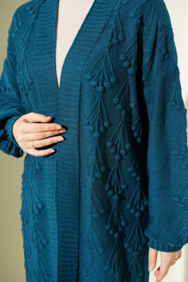 Kiraz Kabartmalı Uzun Triko Hırka Petrol - Hırka