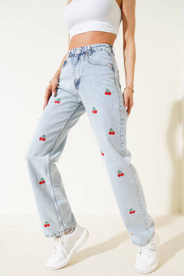 Kiraz Nakışlı Kot Pantolon Açık Kar - Kadın Giyim Modelleri