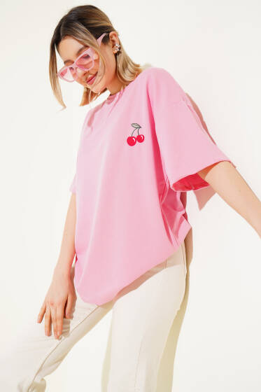 Kiraz Nakışlı T-Shirt Pembe - Kadın Giyim Modelleri