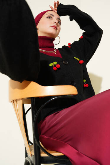 Kiraz Salkımlı Kısa Triko Hırka Siyah - Hırka