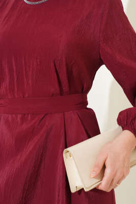 Kırışık Doku Kuşaklı Elbise Bordo - Tesettür Elbise